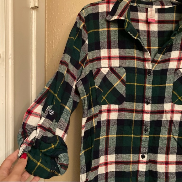 Green Flannel Button Down - Picture 4 of 8